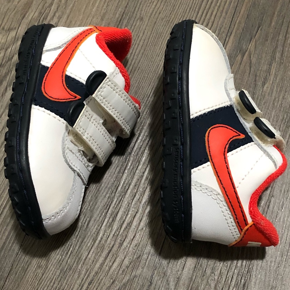 NWOT BABY NIKE SHOES